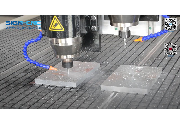 SIGN-CNC Лазерная резка ткани с подачей